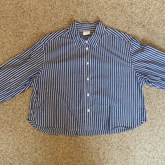 Gap Blue & White Stripe Button Down Crop Shirt, Size Medium - Picture 5 of 7